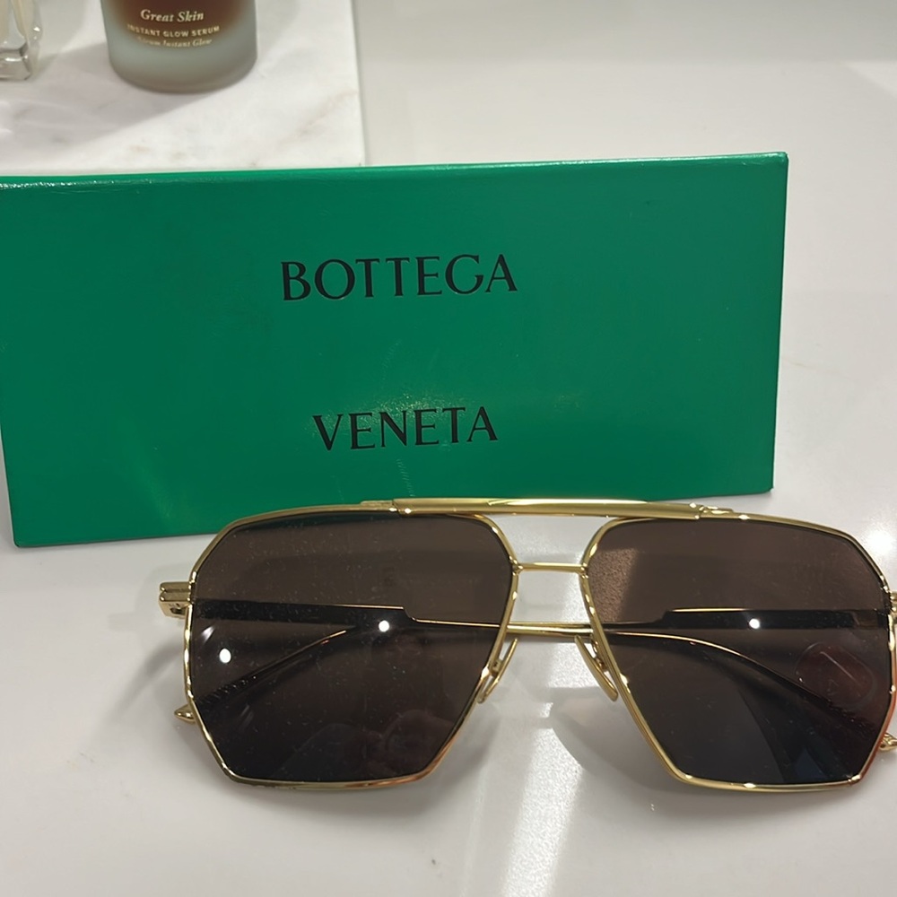 TRADE FOR DR GOLDIE!!! DO NOT PURCHASE! Bottega Veneta Gold Sunglasses